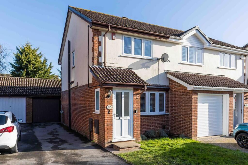 2 Bedroom House-Driveway - Bournemouth Hospital - Long Stay Discounts - Lima Apartments Ltd 外观 照片