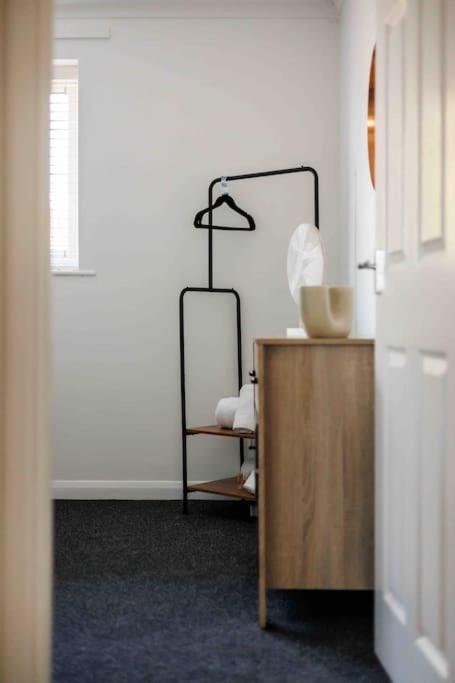 2 Bedroom House-Driveway - Bournemouth Hospital - Long Stay Discounts - Lima Apartments Ltd 外观 照片