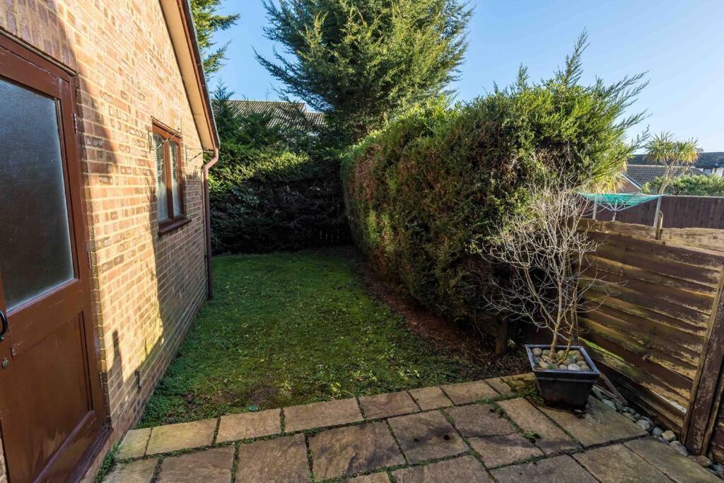 2 Bedroom House-Driveway - Bournemouth Hospital - Long Stay Discounts - Lima Apartments Ltd 外观 照片